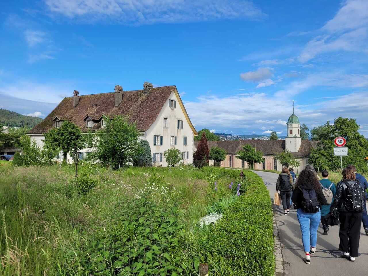 weg-zum-kloster-fahr