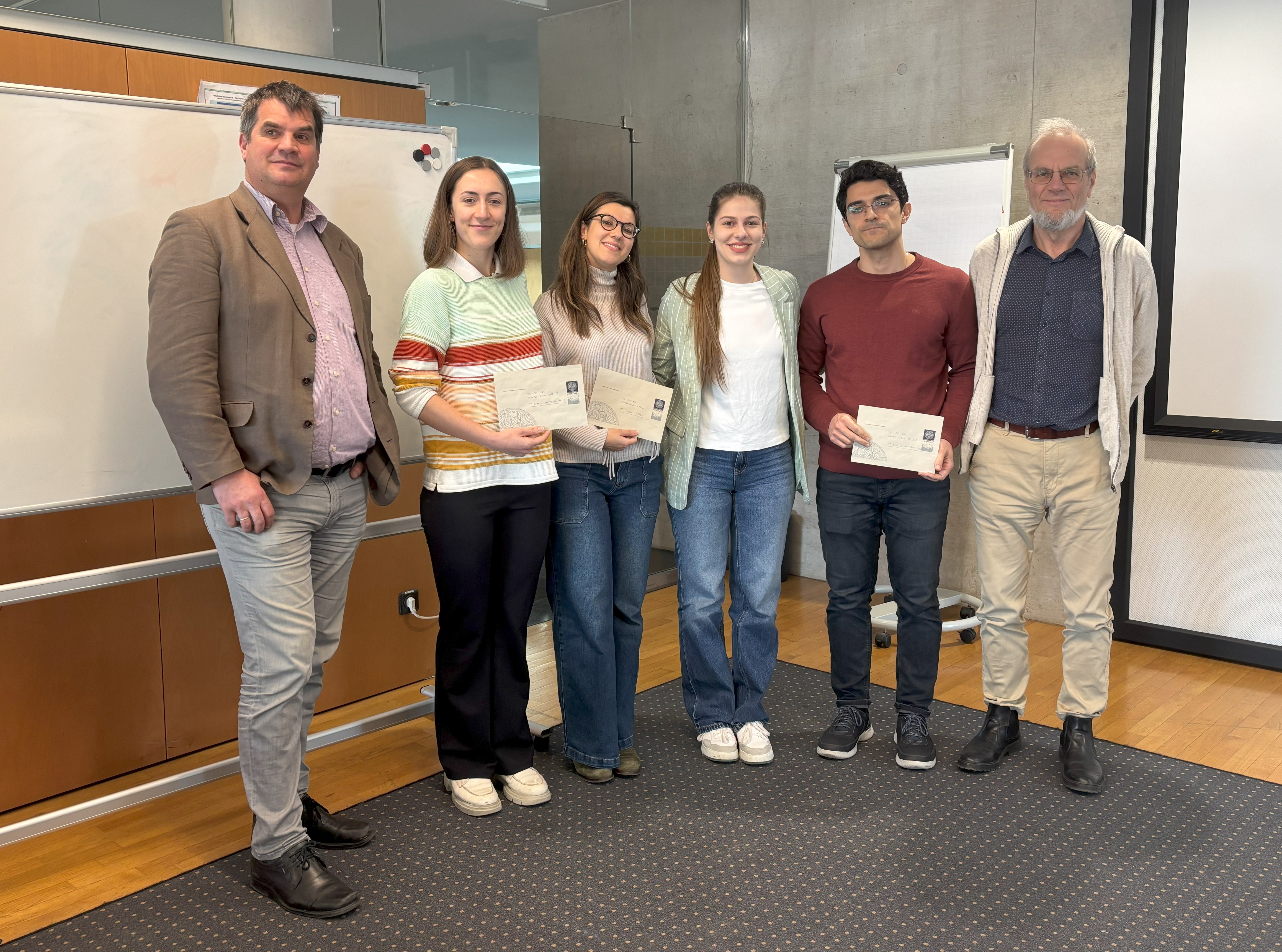 Award ceremony: Frank Edenhofer, Beatriz Lopez-Calvo Amo, Elisa Gabassi, Ines Martic, Hooman Norouzi and Pidder Jansen-Dürr (from left to right)